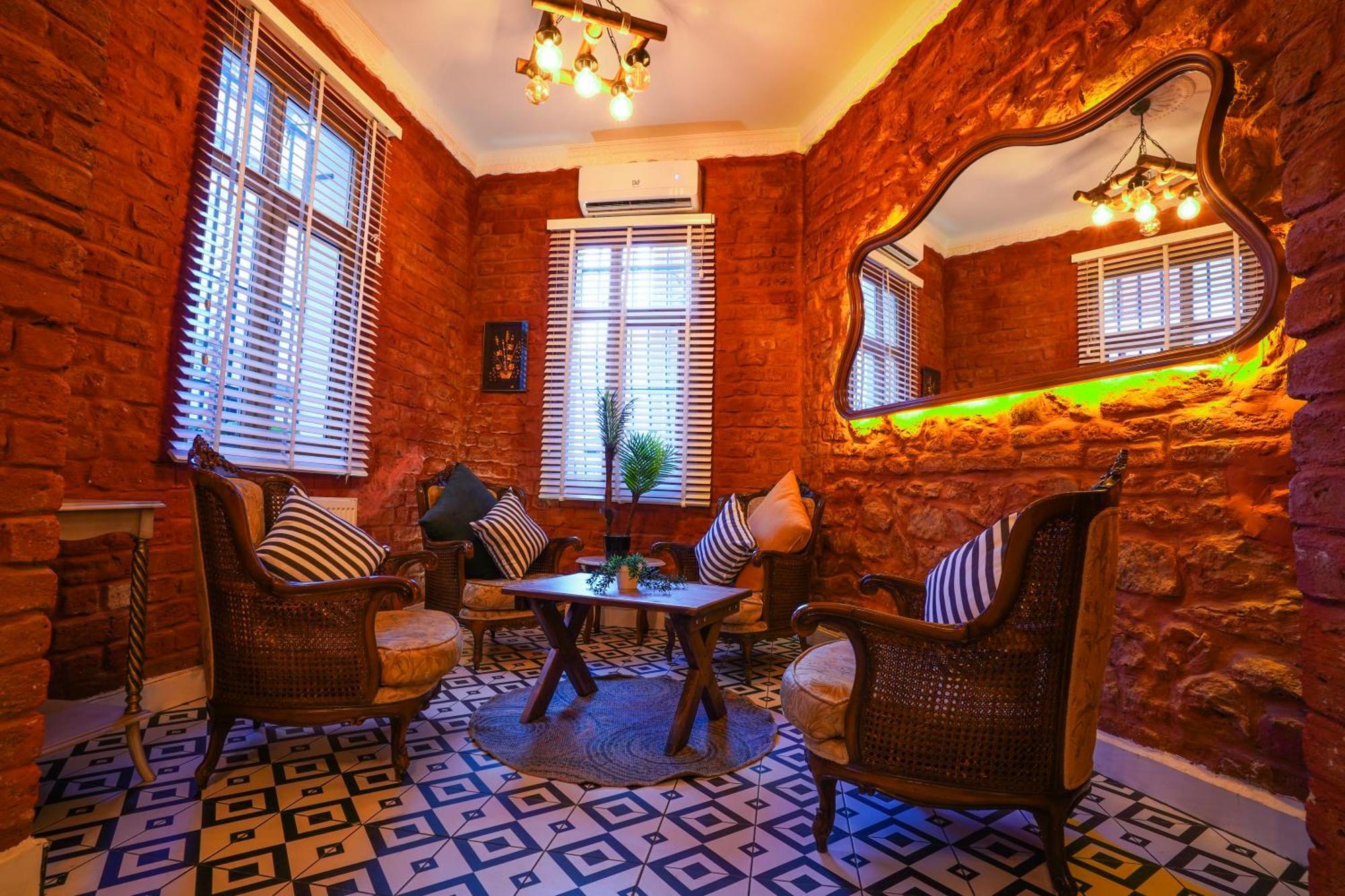 Hotel St Moscow Taksim By Emmy Istanbul Exterior foto